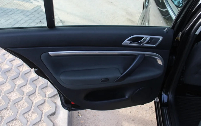 Skoda Superb cena 19900 przebieg: 240000, rok produkcji 2008 z Ciechanów małe 379